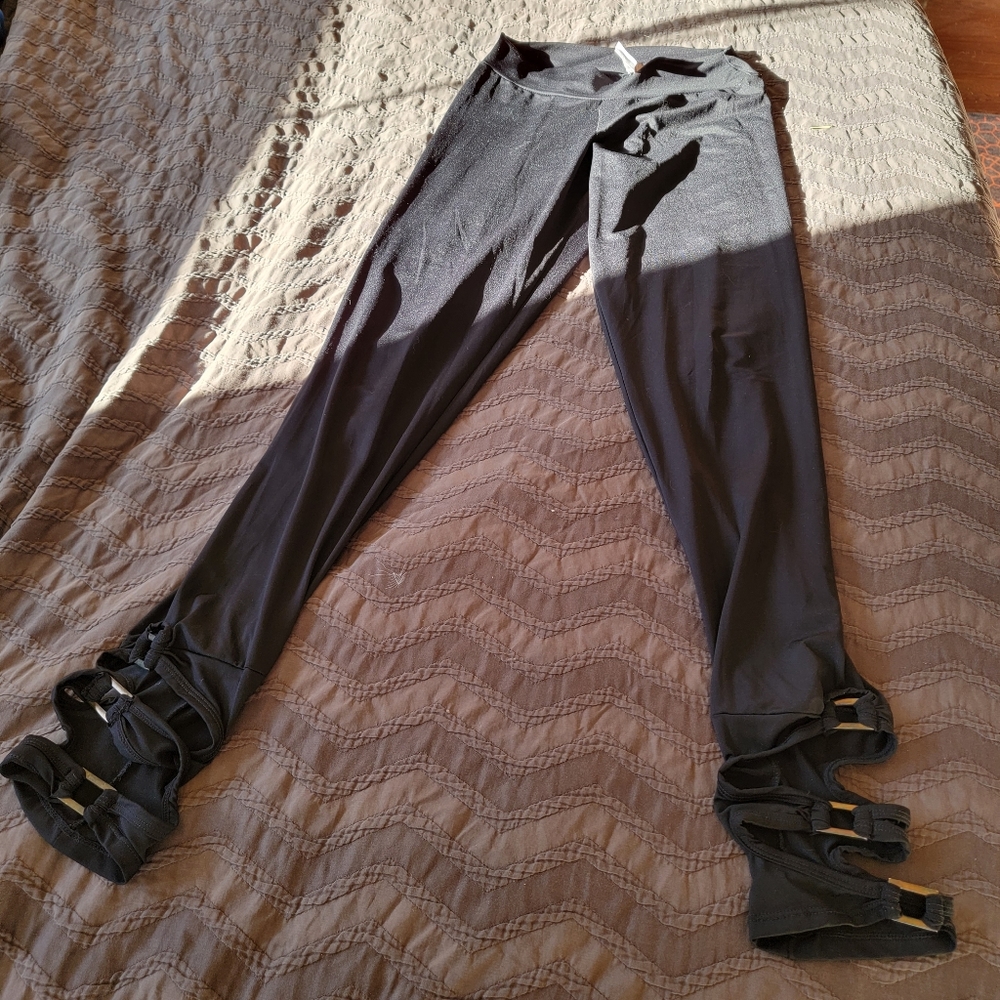 Black Leggings w Metal Ankle Details